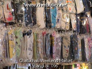légende: Chatuchak Weekend Market Bangkok 096
qualityCode=raw
sizeCode=half

Données de l'image originale:
Taille originale: 160986 bytes
Temps d'exposition: 1/50 s
Diaph: f/240/100
Heure de prise de vue: 2002:12:21 14:04:38
Flash: non
Focale: 194/10 mm
